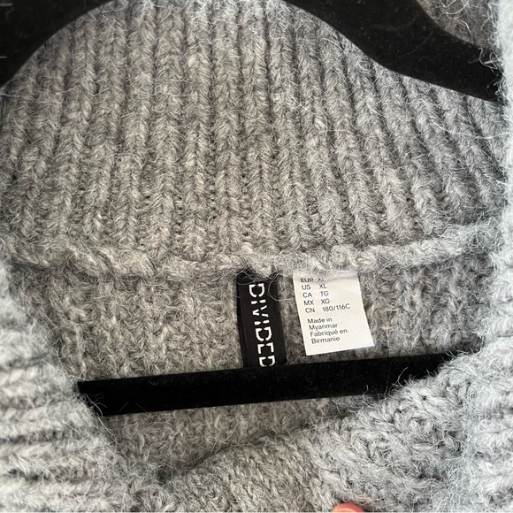 H&M Zip-Up Sweater - Picture 5 of 7